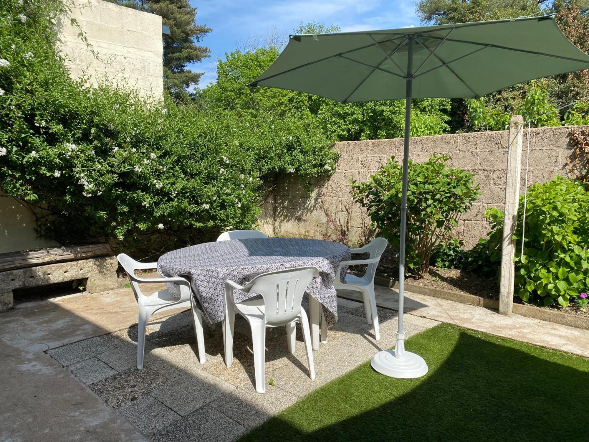 Maison De Ville Avec Jardin Malestroit Εξωτερικό φωτογραφία